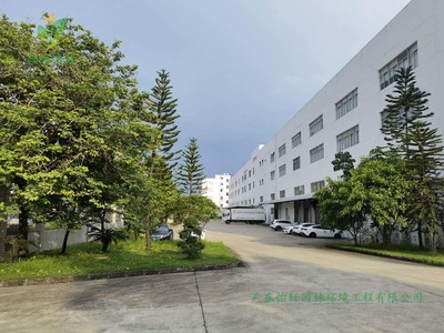 怡轩园林绿化公司为深圳佳能解决园区榕树修剪的烦恼